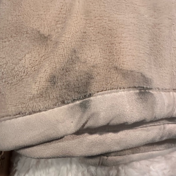 Pendleton Reversible Plush Throw - Picture 4 of 4